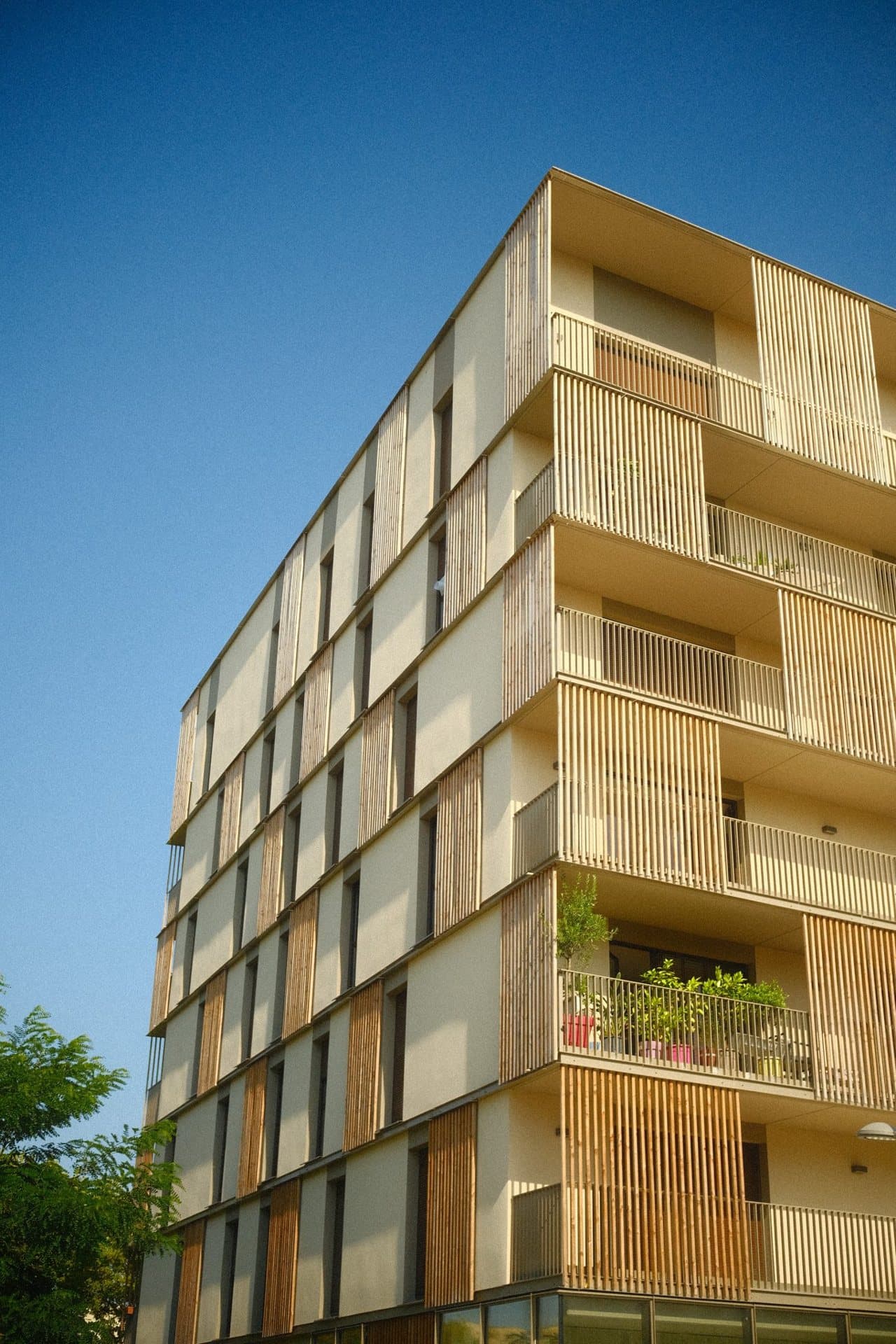Villa contemporanea con ampie superfici vetrate